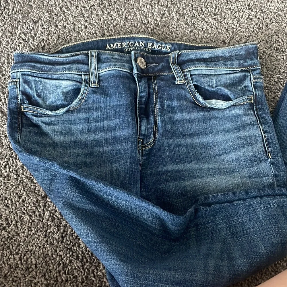 American Eagle Jegging Dark Wash Jeans EUC (Excellent Used Condition) Size 8S - Picture 3 of 4